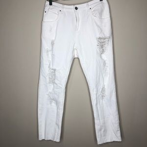 White distressed jeans